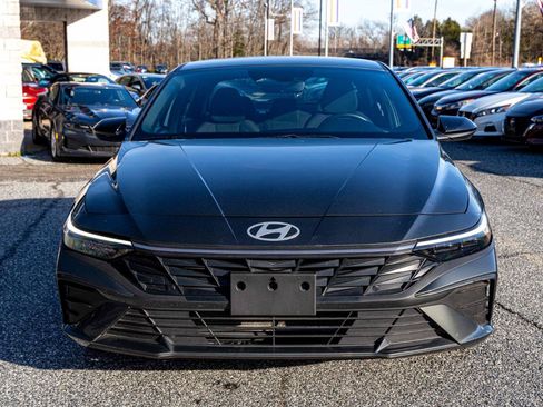 Used 2025 Hyundai Elantra Sport FWD image 2
