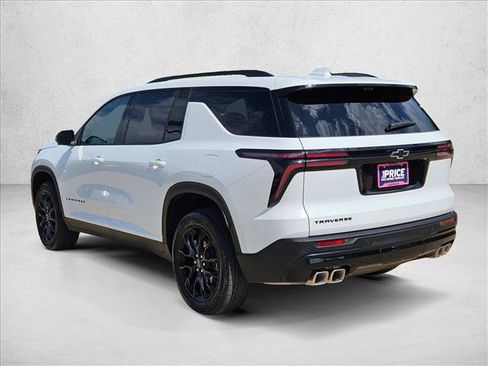 Used 2026 Chevrolet Traverse LT w/ Midnight/Sport Edition FWD image 8