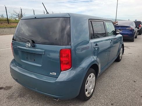Used 2008 Scion xB FWD image 3
