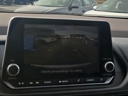 Used 2023 Nissan Rogue SV w/ SV Premium B Package image 24