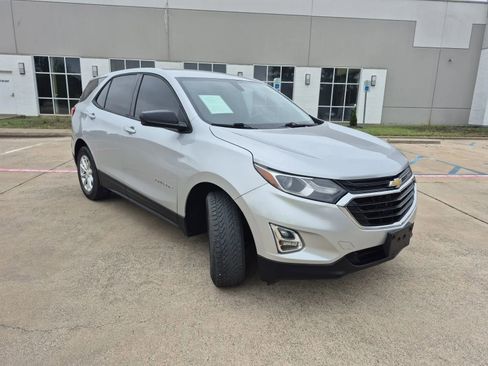 Used 2018 Chevrolet Equinox LS FWD image 4