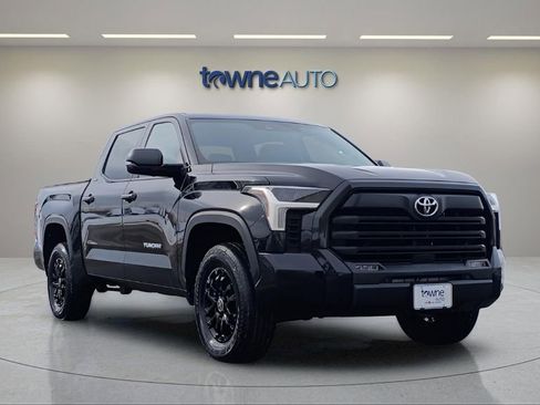 Used 2023 Toyota Tundra SR5 w/ SR5 Premium Package image 7