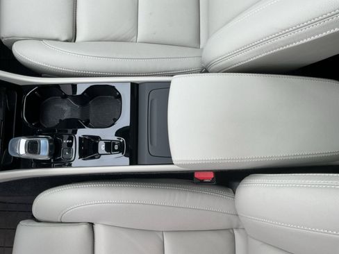 New 2026 Volvo XC40 B5 Plus w/ Protection Package Premier AWD/4WD image 11