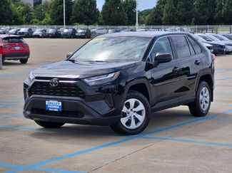 Used 2023 Toyota RAV4 LE AWD/4WD video 2