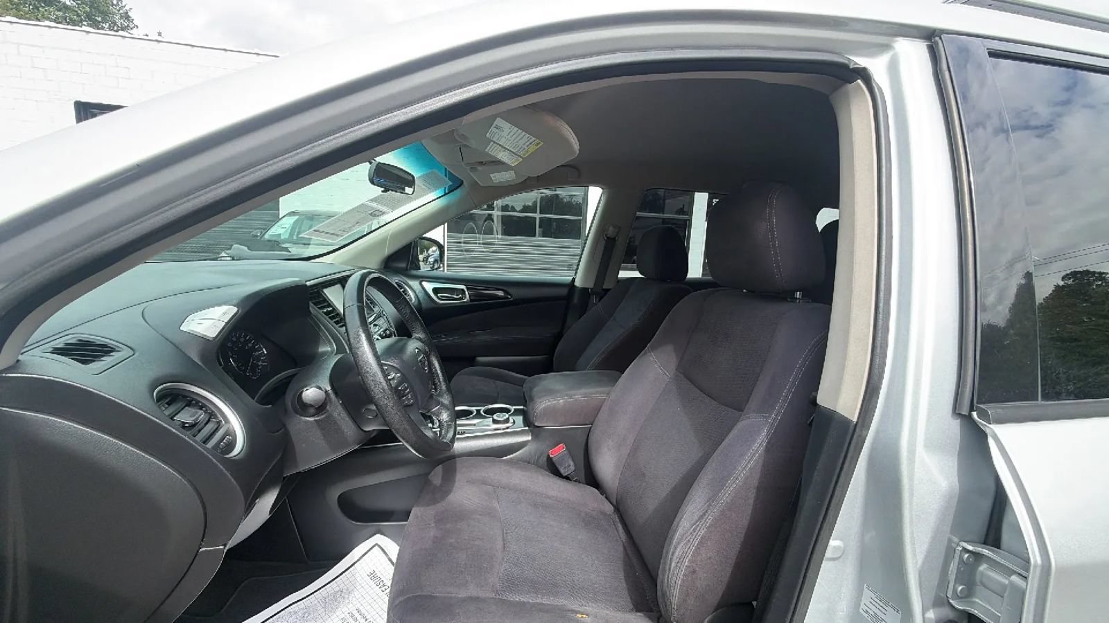 Used 2013 Nissan Pathfinder SV AWD/4WD image 13