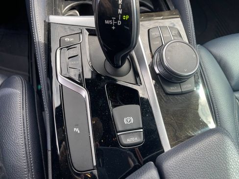 Used 2018 BMW 530i RWD image 14