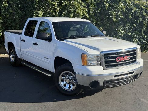 Used 2010 GMC Sierra 1500 SLE AWD/4WD image 3