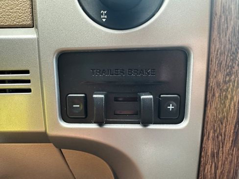Used 2014 Ford F150 Lariat w/ Lariat Chrome Package AWD/4WD image 21