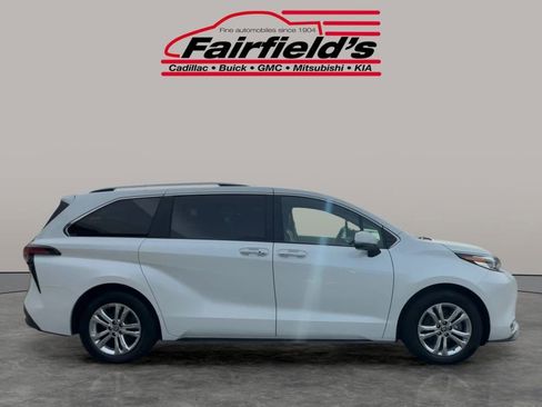 Used 2022 Toyota Sienna Platinum image 6