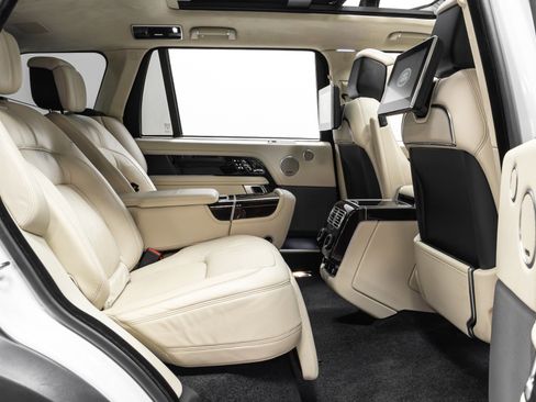 Used 2019 Land Rover Range Rover Long Wheelbase Autobiography image 22