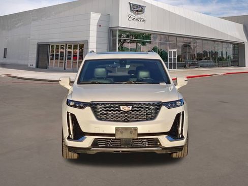 Certified 2022 Cadillac XT6 Premium Luxury w/ Platinum Package image 2