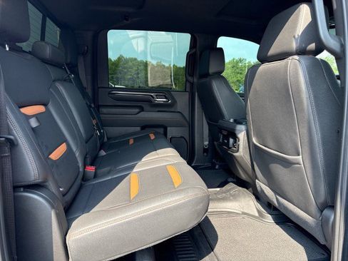 Used 2024 GMC Sierra 2500 AT4 w/ AT4 Preferred Package AWD/4WD image 15