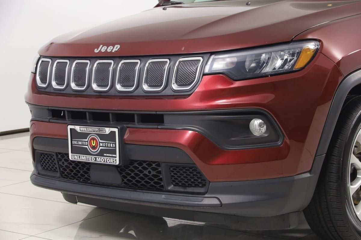 Used 2022 Jeep Compass Latitude w/ Sun and Sound Group AWD/4WD image 48