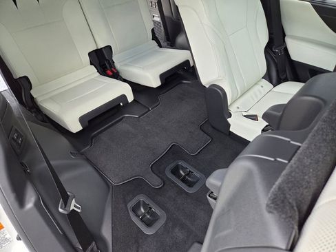 New 2026 Lexus LX 600 4WD w/ Luxury Package image 5