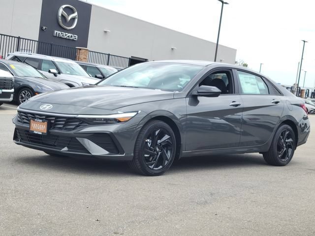 New 2026 Hyundai Elantra SEL Sport FWD image 2