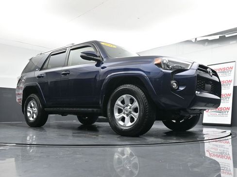 Used 2022 Toyota 4Runner SR5 Premium w/ Moonroof Package image 34