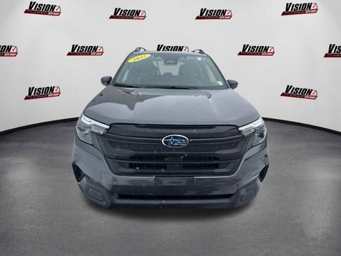Used 2025 Subaru Forester AWD/4WD image 2