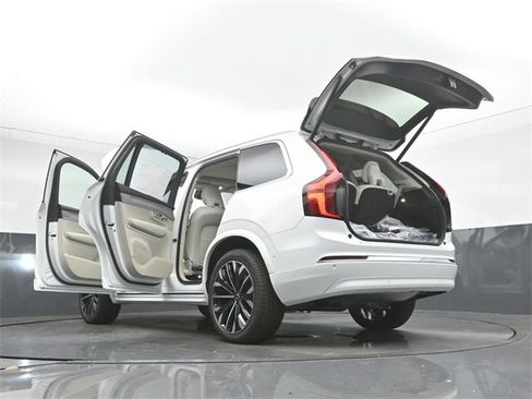 New 2026 Volvo XC90 T8 Ultra image 57