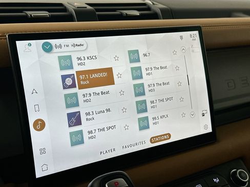 Certified 2023 Land Rover Defender 130 X-Dynamic SE image 17