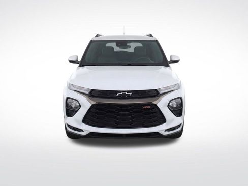 Used 2023 Chevrolet TrailBlazer RS w/ Sun and Liftgate Package AWD/4WD image 2