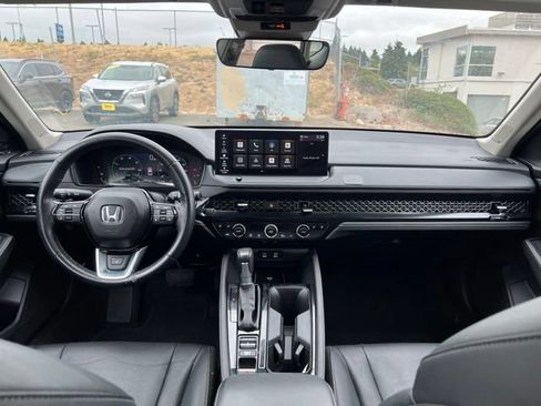 Used 2025 Honda Accord Touring image 14