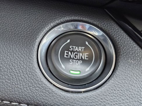 Used 2025 Buick Enclave Preferred image 24