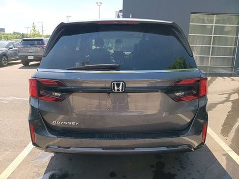 Used 2025 Honda Odyssey EX-L image 3
