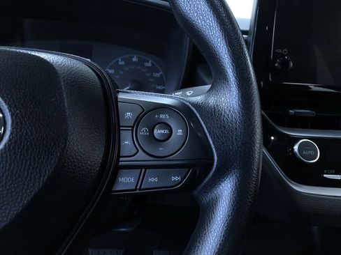 Used 2025 Toyota Corolla LE image 27