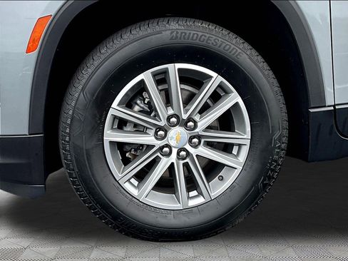 Used 2023 Chevrolet Traverse LT FWD image 32