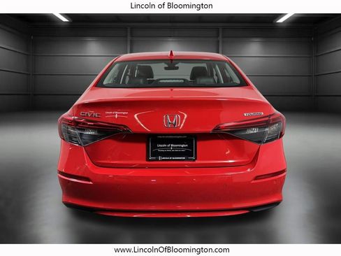 Used 2023 Honda Civic Touring image 4