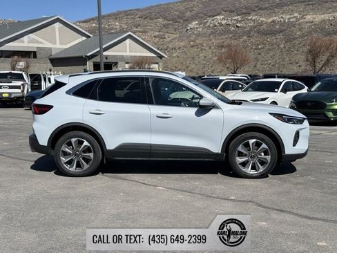 Used 2025 Ford Escape Platinum image 4