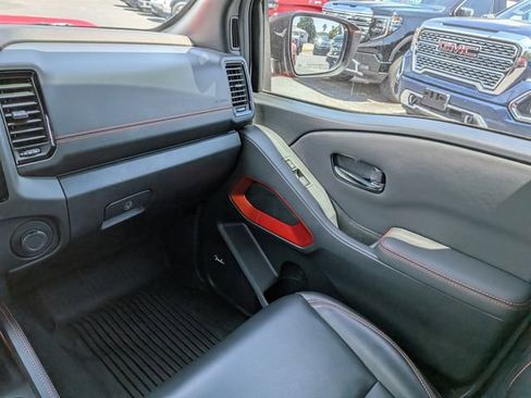 Used 2024 Nissan Frontier 4x4 Crew Cab image 18