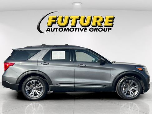 Used 2021 Ford Explorer XLT w/ Equipment Group 202A image 3
