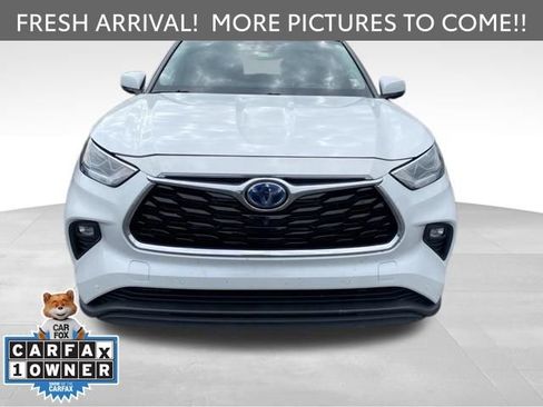 Used 2022 Toyota Highlander Limited AWD/4WD image 2
