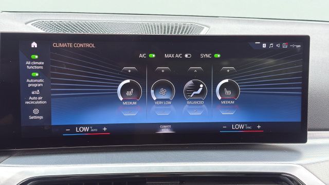 Used 2023 BMW 330i Sedan w/ M Sport Package RWD image 22