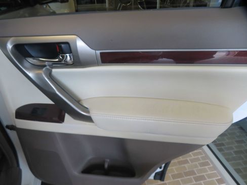 Used 2014 Lexus GX 460 w/ Premium Package image 23