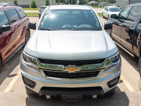 Used 2018 Chevrolet Colorado W/T w/ WT Convenience Package AWD/4WD image 3