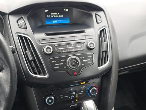 Used 2016 Ford Focus SE w/ Equipment Group 201A image 28
