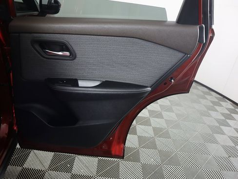 Used 2023 Nissan Rogue SV image 23