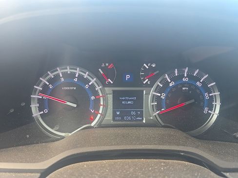 Used 2018 Toyota 4Runner TRD Off-Road Premium AWD/4WD image 16