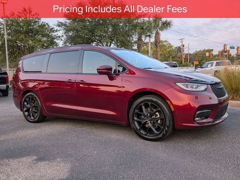 Used 2022 Chrysler Pacifica Touring-L w/ S Appearance Package FWD image 2
