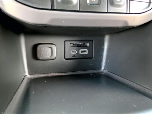 Used 2023 GMC Acadia AT4 w/ Technology Package AWD/4WD image 31