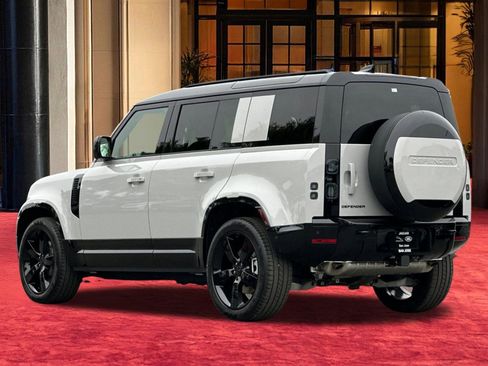 New 2026 Land Rover Defender 110 X-Dynamic SE AWD/4WD image 3