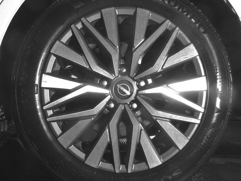 Used 2025 Nissan Altima 2.5 SV image 14