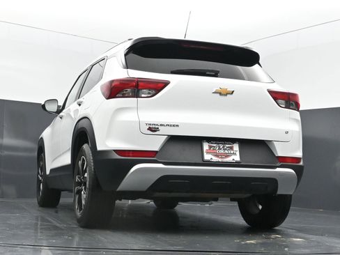 Used 2023 Chevrolet TrailBlazer LT FWD image 37