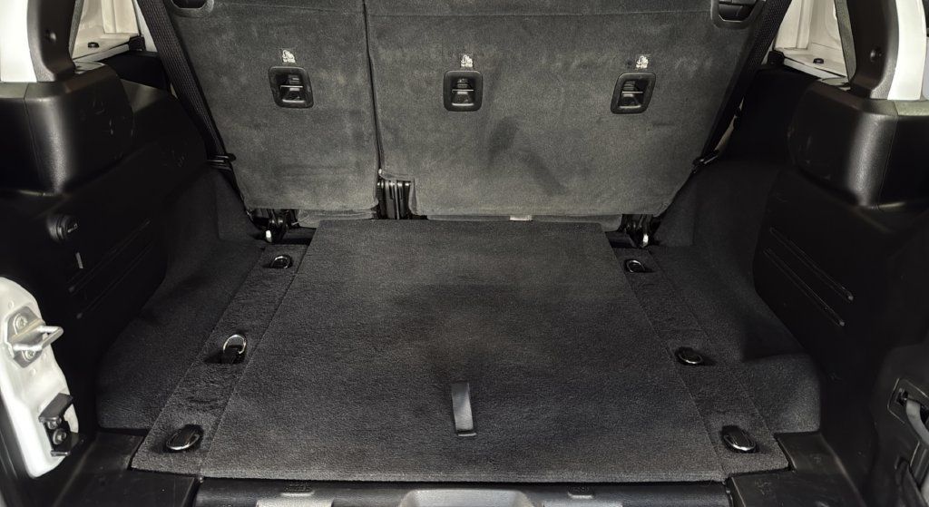 Used 2025 Jeep Wrangler Unlimited Sahara AWD/4WD image 7