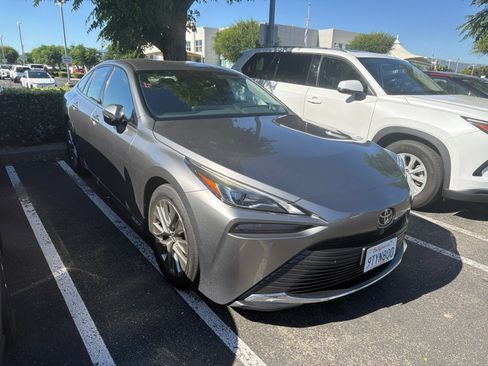 Used 2023 Toyota Mirai w/ Advanced Technology Package RWD image 2