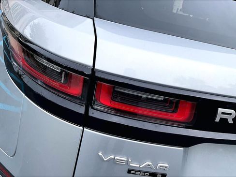 Used 2018 Land Rover Range Rover Velar S image 29
