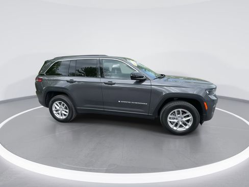 Used 2025 Jeep Grand Cherokee Laredo X AWD/4WD image 23