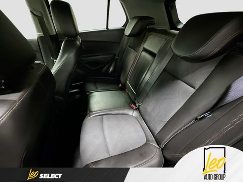 Used 2018 Chevrolet Trax LT w/ LT Convenience Package FWD image 25